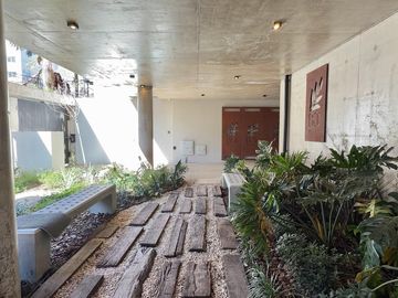 Departamento con balcon aterrazado en alquiler