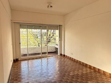 Departamento en Alquiler (Urquiza al 1000) de 2 Amb.