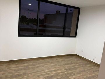 Casa totalmente remodelada en venta en Ciudad Satélite