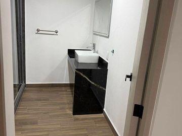 Casa totalmente remodelada en venta en Ciudad Satélite