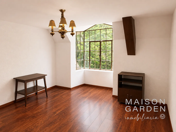 Casa en Renta Frente Al Campo de Golf, con Jardín Privado y acceso al Club