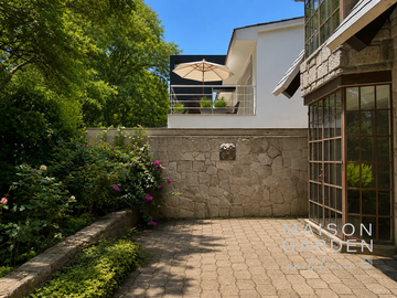 Casa en Renta Frente Al Campo de Golf, con Jardín Privado y acceso al Club