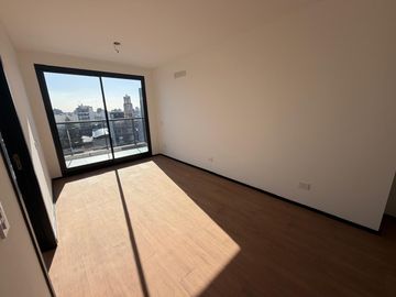 Excelente dpto en Urquiza balcón aterrazado muy luminoso