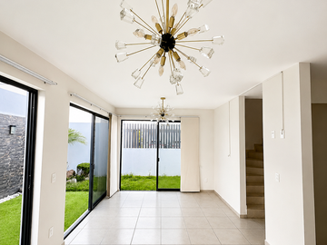 Casa en Renta en las Grullas Residencial
