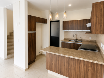 Casa en Renta en las Grullas Residencial