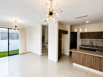 Casa en Renta en las Grullas Residencial