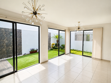 Casa en Renta en las Grullas Residencial