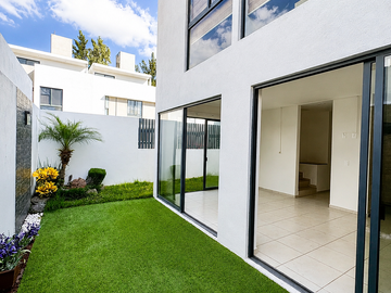 Casa en Renta en las Grullas Residencial