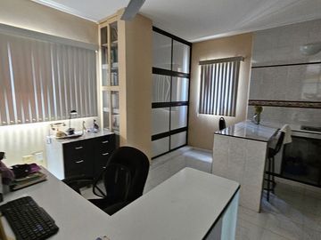 CASA EN VENTA CON 12M DE FRENTE EN AVENIDA ALEMÁN!!