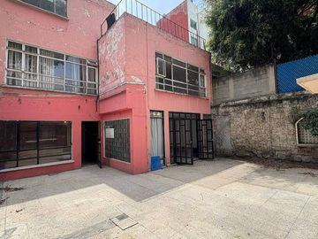 Casa en venta en la colonia Narvarte, a una cuadra de Parque Delta, B. J., CDMX.