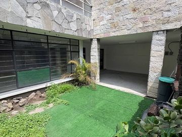 Casa en venta en la colonia Narvarte, a una cuadra de Parque Delta, B. J., CDMX.