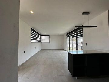 CASA EN VENTA EN TEQUISQUAPAN EN LA MEDIA LUNA