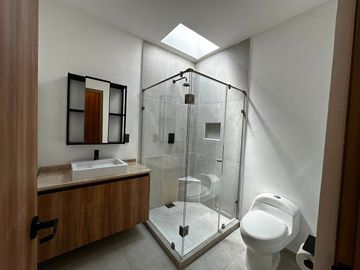 CASA EN VENTA EN TEQUISQUAPAN EN LA MEDIA LUNA
