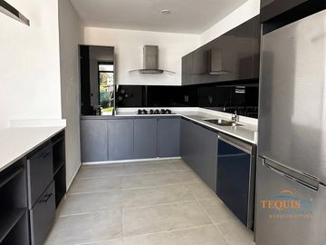 CASA EN VENTA EN TEQUISQUAPAN EN LA MEDIA LUNA I Alhucema