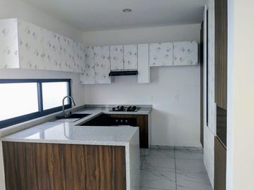 Casa en venta dentro de coto Manzanos, Capital Norte