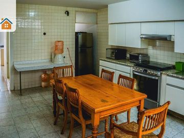 Casa en venta en Ladrón de Guevara, Guadalajara