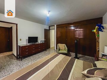 Casa en venta en Ladrón de Guevara, Guadalajara