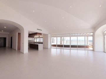 Hermoso Penthouse con alberca en Porto Fino, Marina Puerto Vallarta