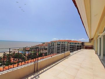 Hermoso Penthouse con alberca en Porto Fino, Marina Puerto Vallarta