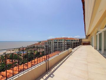 Hermoso Penthouse con alberca en Porto Fino, Marina Puerto Vallarta