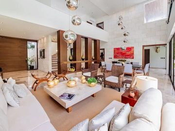 CASA EN VENTA MERIDA, YUCATAN COUNTRY CLUB, ENTREGA INMEDIATA.