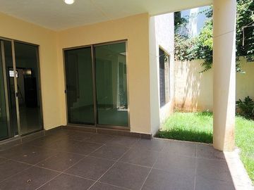 Renta casa 3 Recamaras en Altabrisa sin Muebles