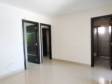 Renta casa 3 Recamaras en Altabrisa sin Muebles