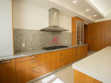 Casa  en Renta en Valle Real | 1,400m² Terreno y Gran Jardín