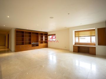 Casa  en Renta en Valle Real | 1,400m² Terreno y Gran Jardín
