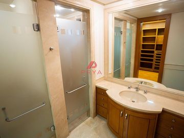 Casa  en Renta en Valle Real | 1,400m² Terreno y Gran Jardín