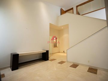Casa  en Renta en Valle Real | 1,400m² Terreno y Gran Jardín