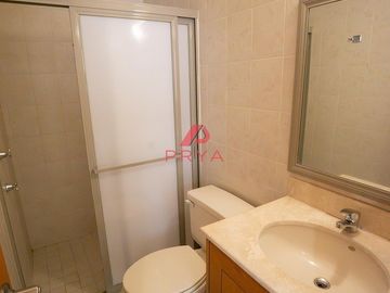 Casa  en Renta en Valle Real | 1,400m² Terreno y Gran Jardín