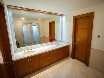 Casa  en Renta en Valle Real | 1,400m² Terreno y Gran Jardín