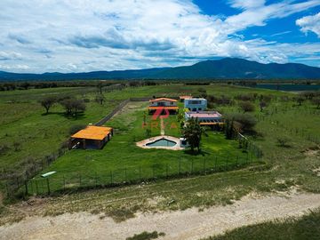 Terreno en venta en Villa Corona Jalisco a pie de Laguna ideal para inversión