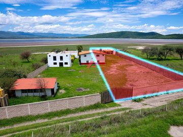 Terreno en venta en Villa Corona Jalisco a pie de Laguna ideal para inversión