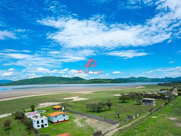 Terreno en venta en Villa Corona Jalisco a pie de Laguna ideal para inversión