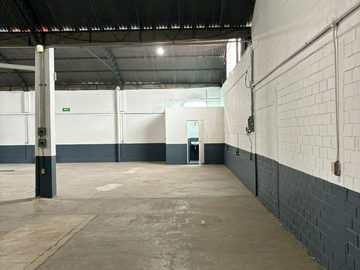 Bodega en renta con oficina en Belisario Dóminguez