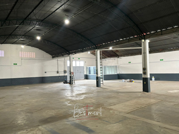 Bodega en renta con oficina en Belisario Dóminguez