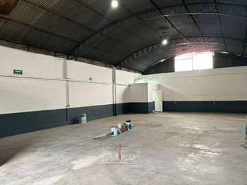 Bodega en renta con oficina en Belisario Dóminguez