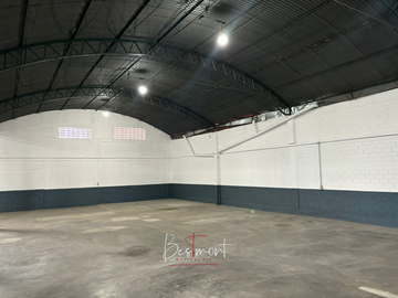 Bodega en renta con oficina en Belisario Dóminguez