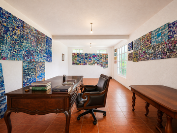 Casa en privada arbolada con vista al bosque, jardín  en Tarango