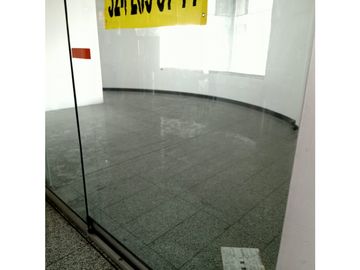 ARRIENDO OFICINA  EN LA AV EL POBLADO