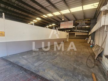 Renta de bodega sobre Ave, a unos minutos del Puerto Pesquero