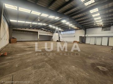 Renta de bodega sobre Ave, a unos minutos del Puerto Pesquero