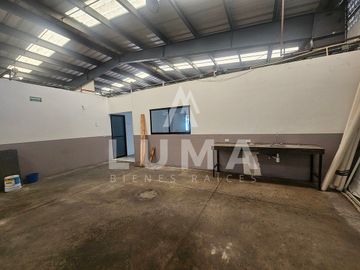Renta de oficinas/local sobre calle 56