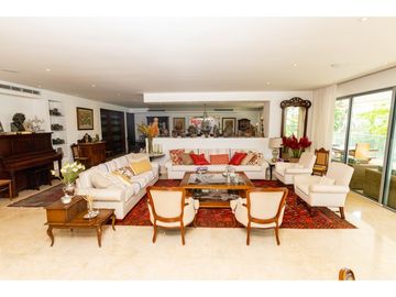 SE VENDE APARTAMENTO FRENTE AL MAR EN PLAYA SALGUERO