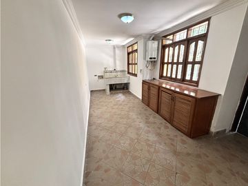 ARRIENDO CASA DE DOS NIVELES EN SABANETA - SAN JOSE
