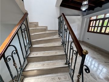 ARRIENDO CASA DE DOS NIVELES EN SABANETA - SAN JOSE