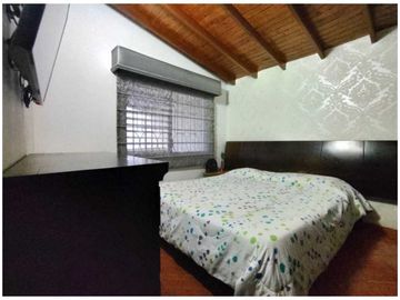 Casa en P.H en Venta, Almería en Medellín