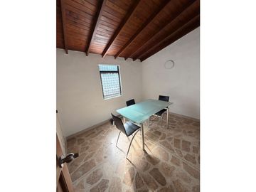 ARRIENDO OFICINA BELÉN LA NUBIA